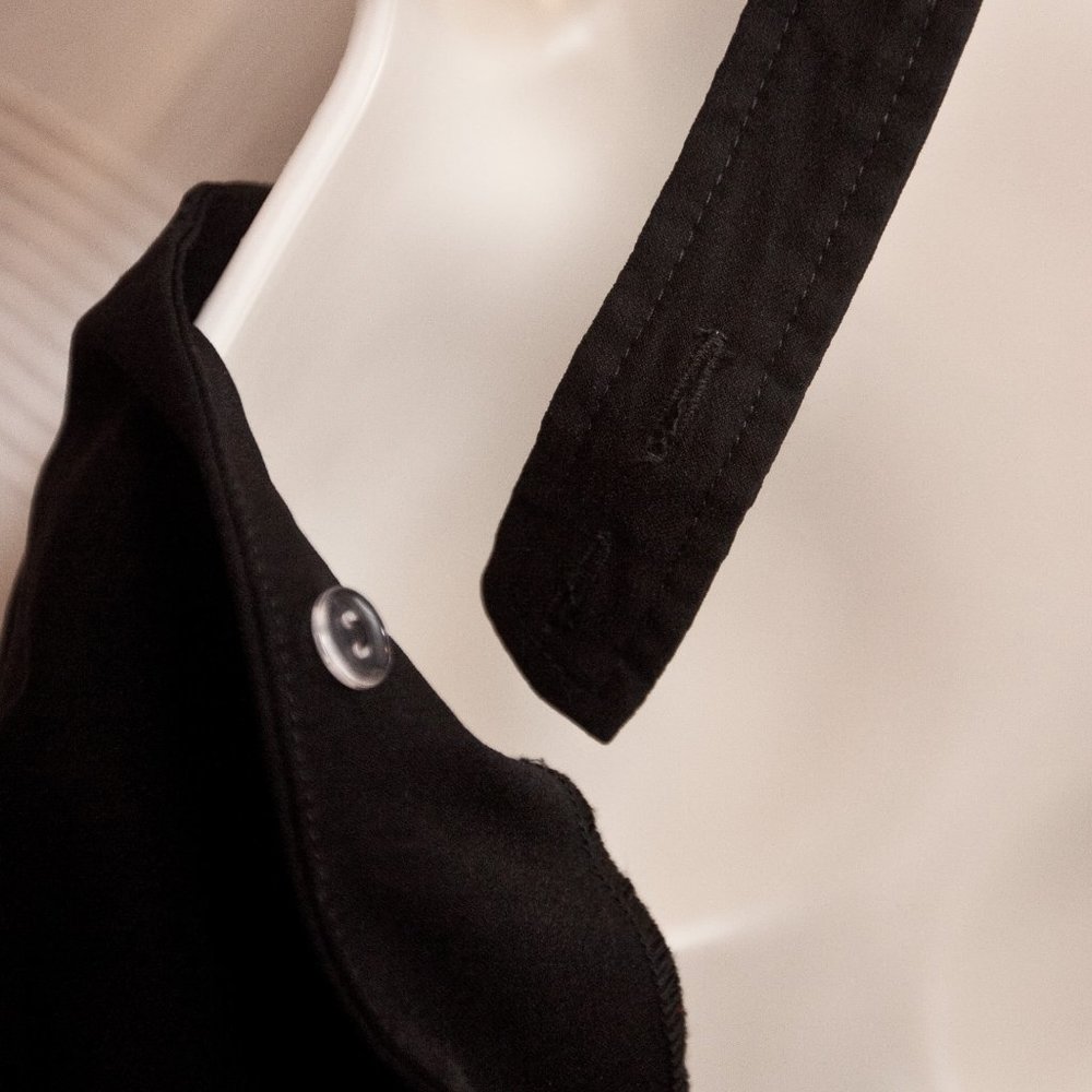 Black Notch Top - Picture 2 of 6